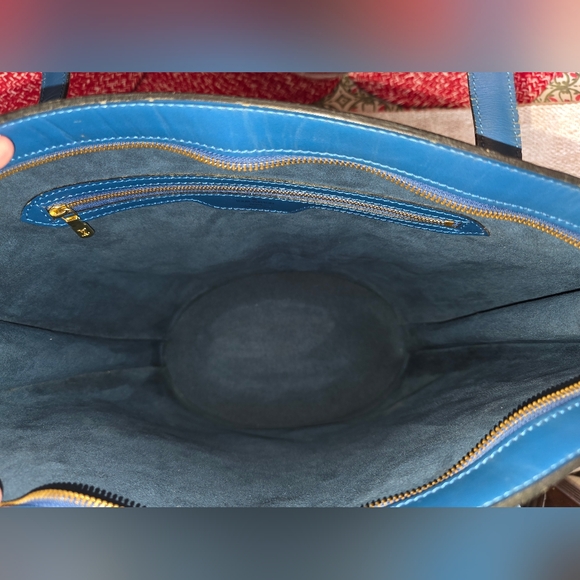 Vintage Authentic Louis Vuitton Blue Epi Saint Jacques Shoulder Bag - Picture 11 of 16